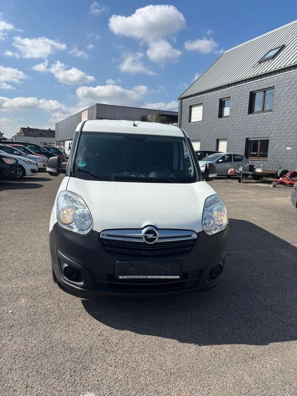 Weiß Gebraucht 2018 Opel Combo Van / Kleinbus | 3.450 € - Bild 1/4
