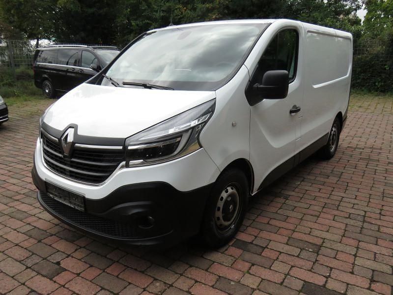 Gebraucht Renault Trafic Komfort 145 PS (106 kW) 2020 Weiß Van / Kleinbus