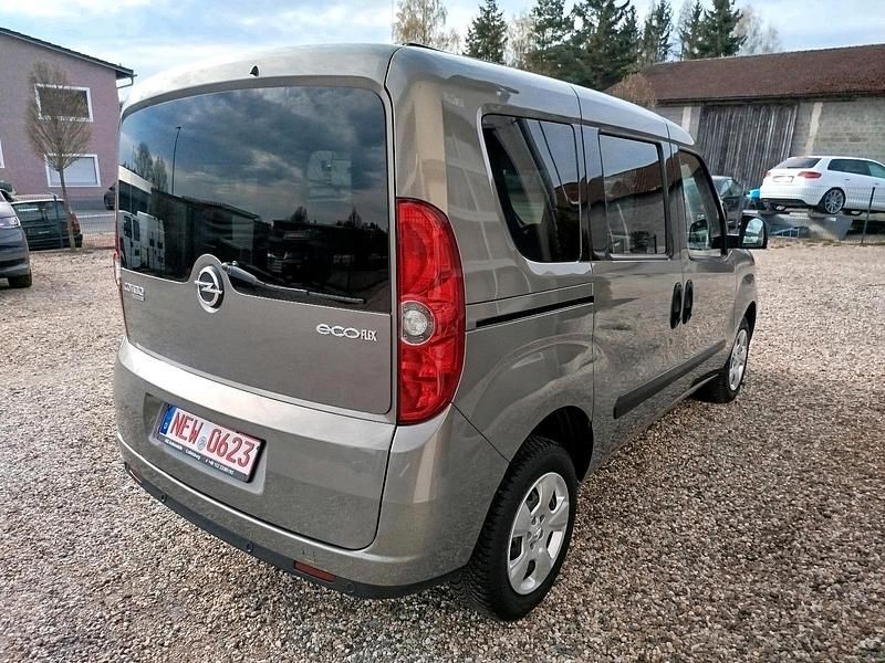 Używany Opel Combo Selection 90 KM (66 kW) 2014 Brązowy Minivan
