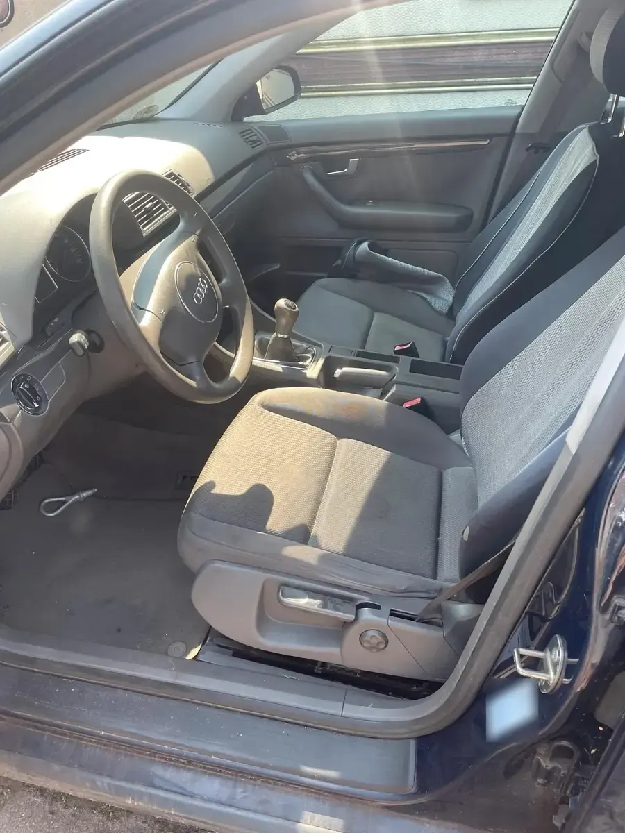 Gebraucht Audi A4 131 PS (96 kW) 2001 Blau Limousine