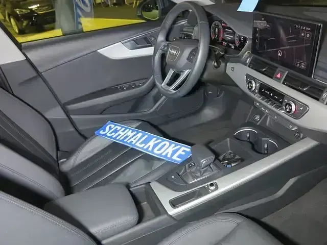Gebraucht Audi A4 Advanced 204 PS (150 kW) 2023 Navarrablau Kombi