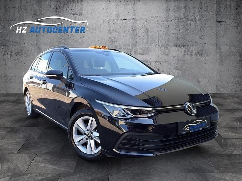 Schwarz Gebraucht 2021 VW Golf VIII Life Kombi | 16.999 € (Etwas zu teuer) - Bild 1/4