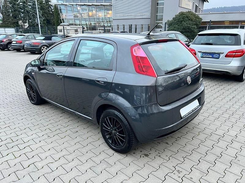 Gebraucht Fiat Grande Punto 65 PS (47 kW) 2010 Grau Kleinwagen