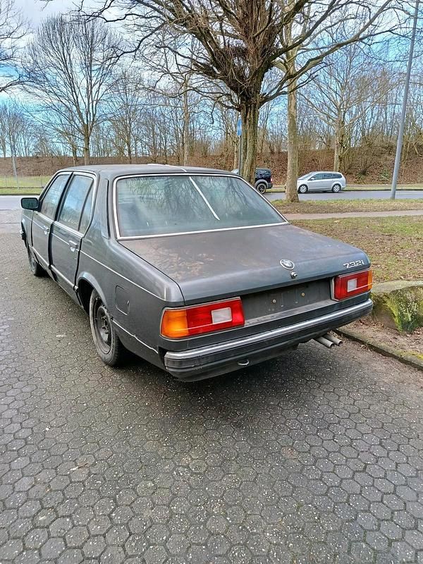 Gebraucht BMW 732 197 PS (144 kW) 1983 Grau Limousine