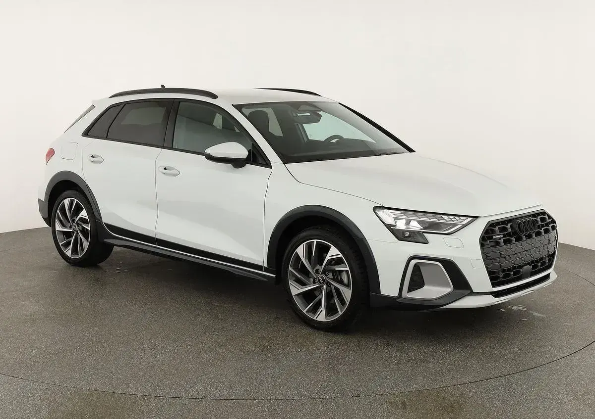 Gebraucht Audi A3 Ambiente 204 PS (150 kW) 2026 Gletscherweiß metallic