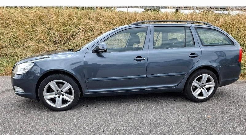 Gebraucht Skoda Octavia 140 PS (102 kW) 2009 Grau Kombi