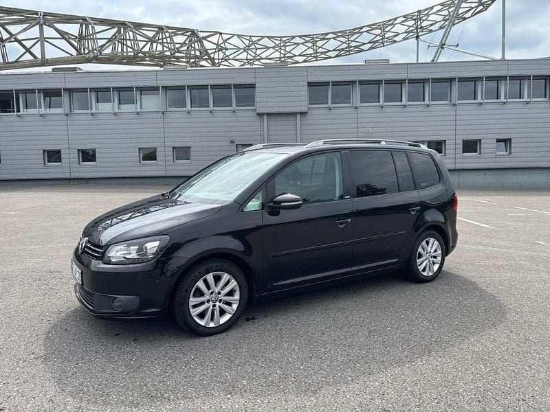 Schwarz Gebraucht 2012 VW Touran Van / Kleinbus | 12.500 € (Teuer) - Bild 1/4