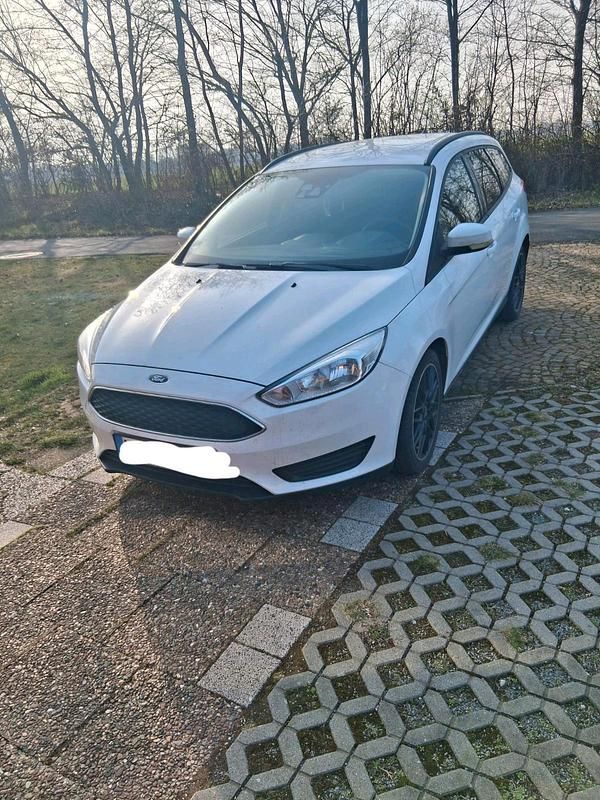 Gebraucht Ford Focus 100 PS (73 kW) 2018 Weiß Kombi