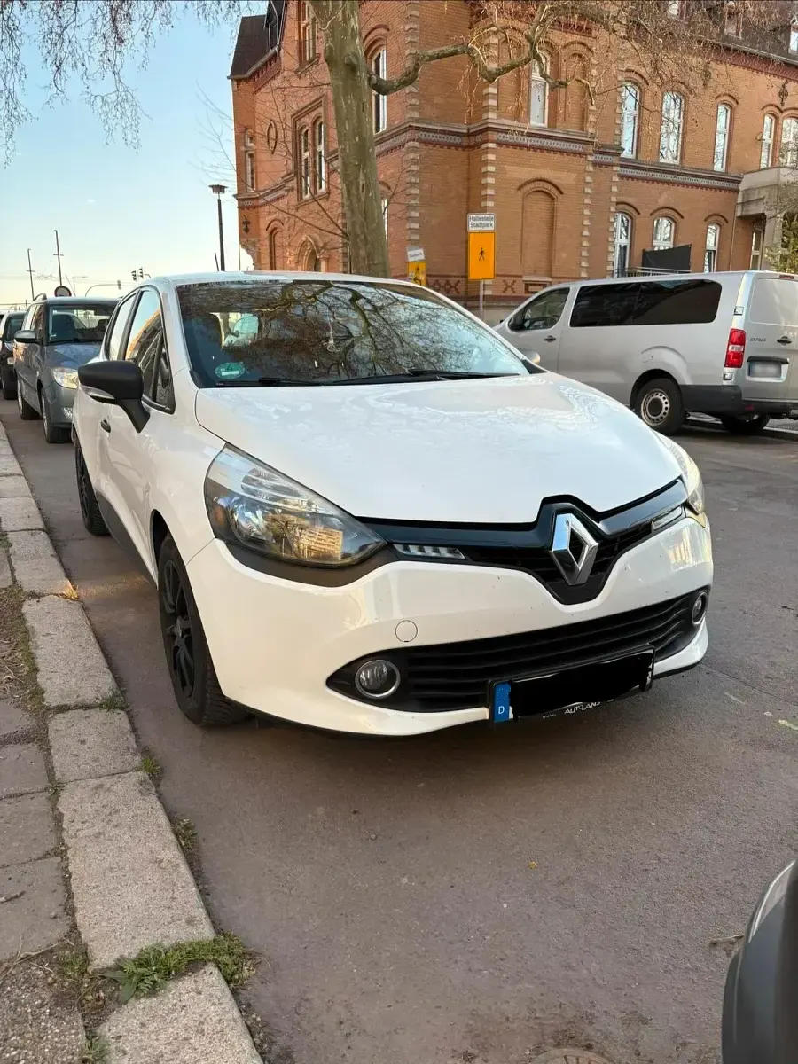 Gebraucht Renault Clio LIMITED 73 PS (53 kW) 2016 Weiß Kleinwagen