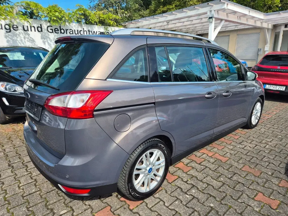 Gebraucht Ford Grand C-Max Titanium 140 PS (102 kW) 2013 Braun Van / Kleinbus