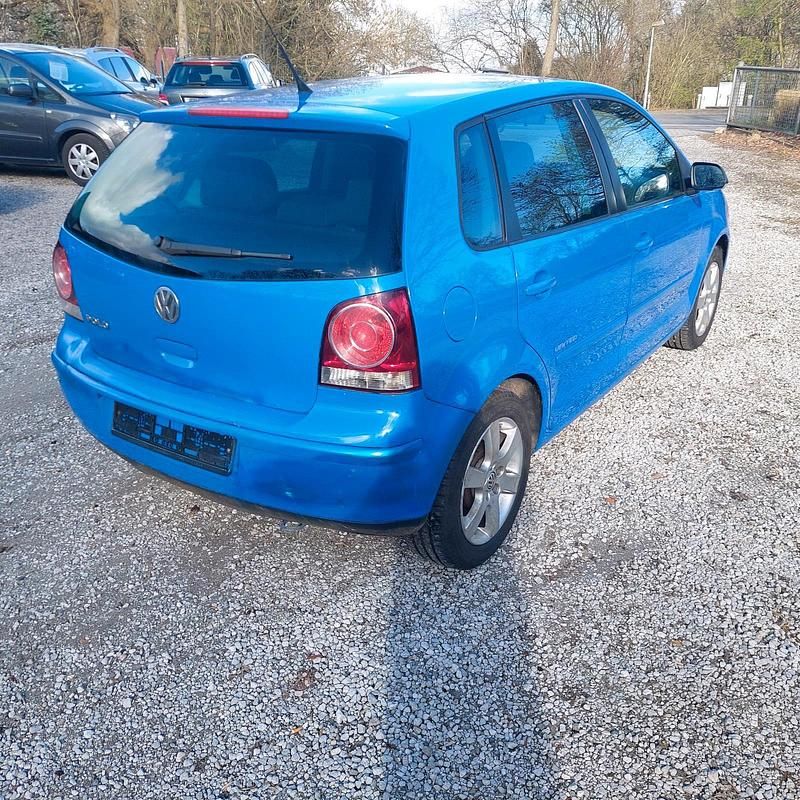 Gebraucht VW Polo 60 PS (44 kW) 2009 Blau Kleinwagen