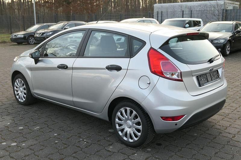 Gebraucht Ford Fiesta 105 PS (77 kW) 2016 Silber Limousine