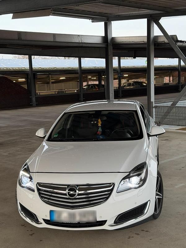 Gebraucht Opel Insignia 131 PS (96 kW) 2013 Weiß Limousine