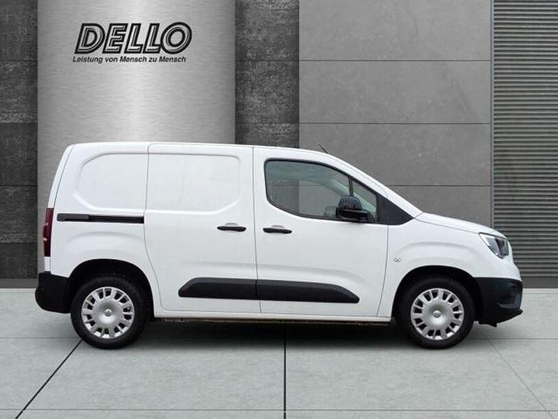 Gebraucht Opel Combo Edition 102 PS (75 kW) 2022 Jade weiss/arktis weiss Van / Kleinbus