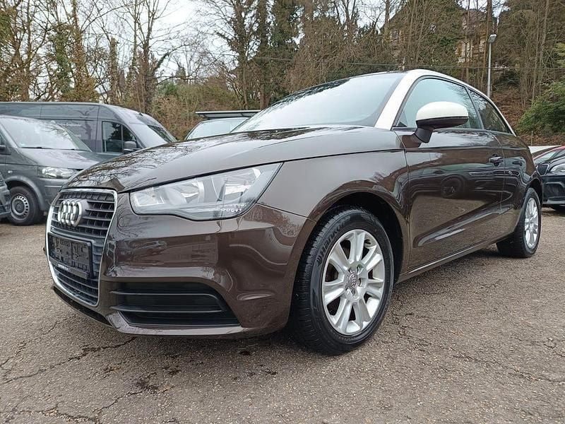 Braun Gebraucht 2011 Audi A1 Attraction Kleinwagen | 7.999 € (Fairer Preis) - Bild 1/4