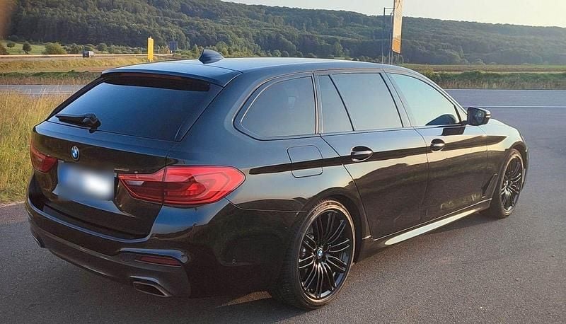Gebraucht BMW 530 Shadowline 265 PS (194 kW) 2019 Schwarz Kombi