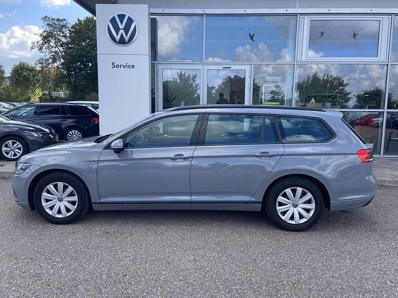 Gebraucht VW Passat 150 PS (110 kW) 2022 Mondsteingrau Kombi