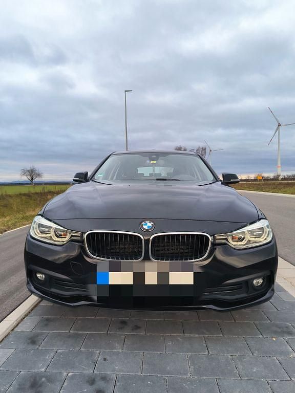 Schwarz Gebraucht 2016 BMW 318 Kombi | 10.300 € (Fairer Preis) - Bild 1/4