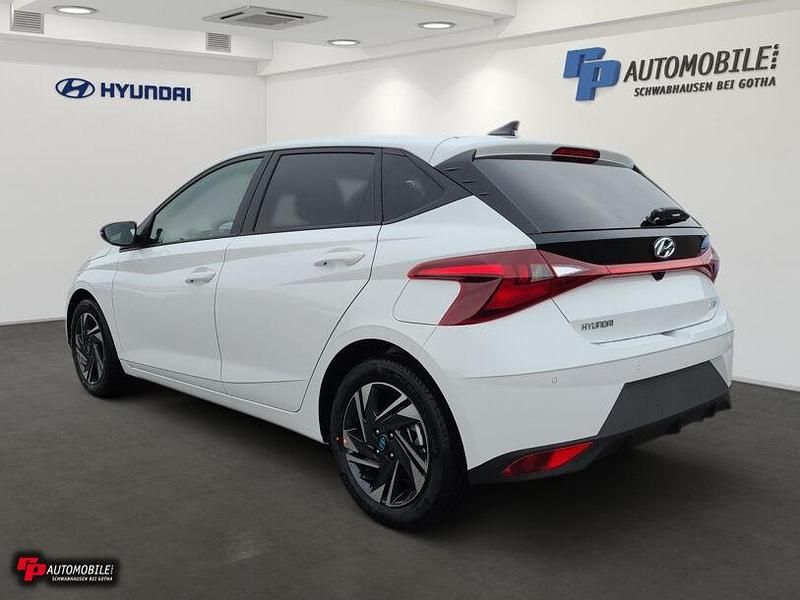 Gebraucht Hyundai i20 GO! 101 PS (74 kW) 2023 Atlas white Kleinwagen
