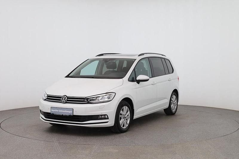 Weiß Gebraucht 2023 VW Touran Van / Kleinbus | 31.990 € (Etwas zu teuer) - Bild 1/4