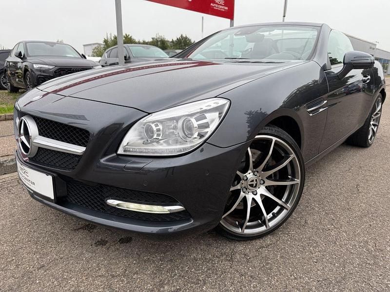 Tenoritgrau Gebraucht 2013 Mercedes SLK350 Cabrio | 27.900 € (Etwas zu teuer) - Bild 1/4