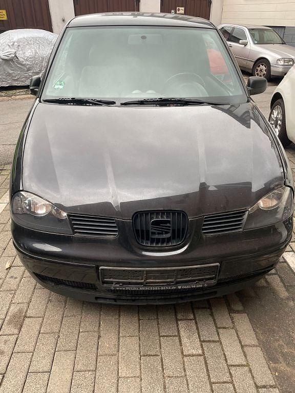 Schwarz Gebraucht 2004 Seat Arosa Prima Plus Kleinwagen | 1.299 € (Fairer Preis) - Bild 1/4