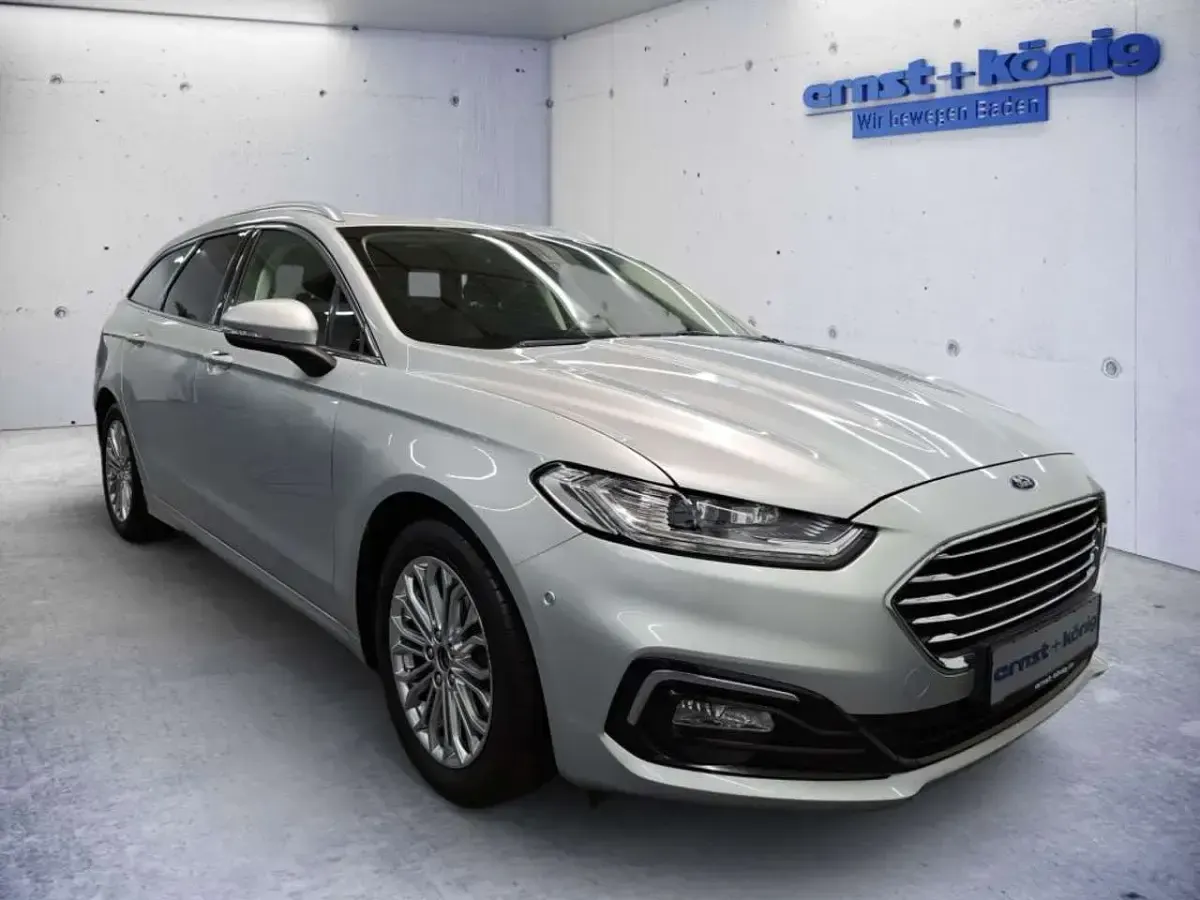Gebraucht Ford Mondeo Titanium 150 PS (110 kW) 2022 Moondust silver (metallic) Kombi