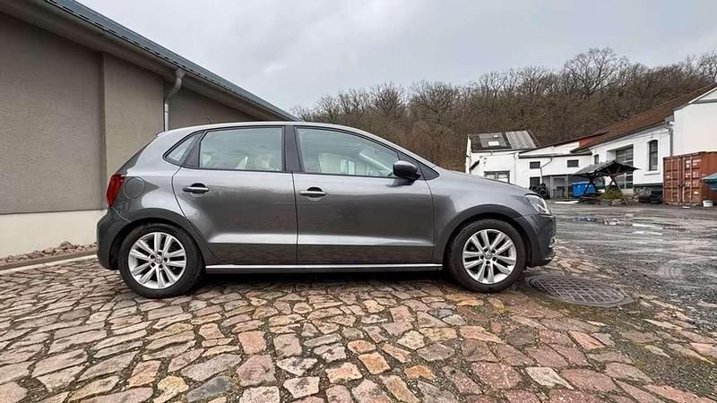 Gebraucht VW Polo Comfortline 90 PS (66 kW) 2016 Grau Limousine