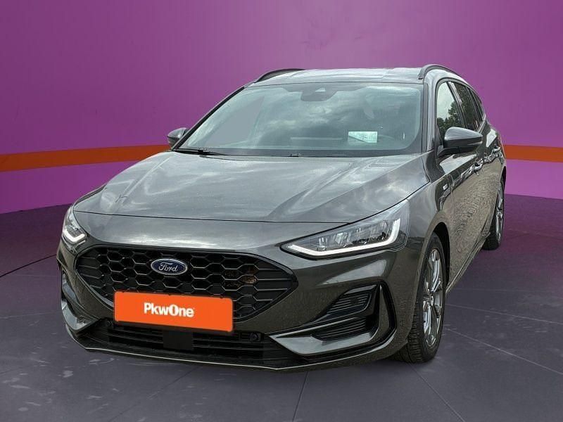 Grau Gebraucht 2024 Ford Focus ST-Line Kombi | 23.660 € (Superpreis) - Bild 1/4