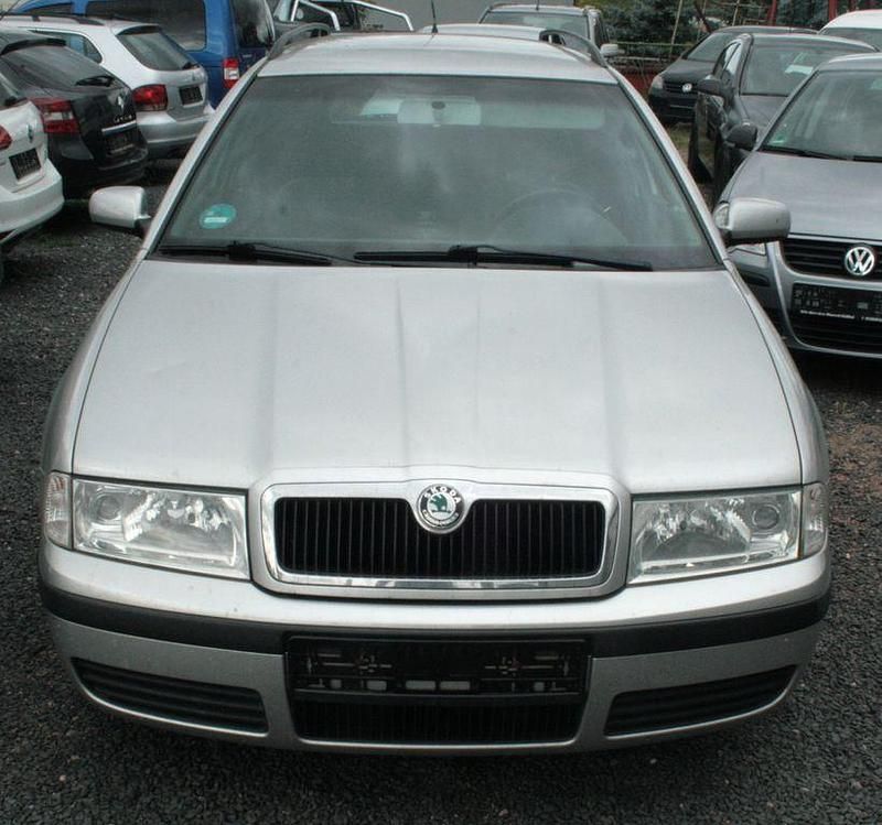 Silber Gebraucht 2003 Skoda Octavia Elegance Kombi | 1.250 € (Guter Preis) - Bild 1/4