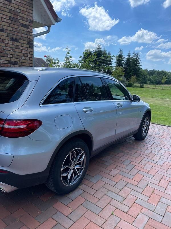 Gebraucht Mercedes GLC350 320 PS (235 kW) 2017 Silber SUV