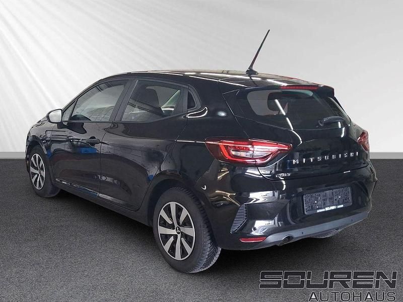 Gebraucht Mitsubishi Colt Basis 67 PS (49 kW) 2025 Schwarz Kleinwagen