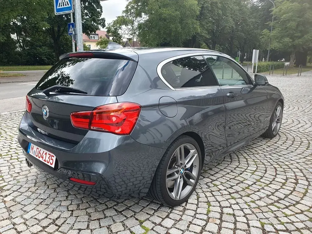 Gebraucht BMW 120 M Sport 190 PS (139 kW) 2017 Grau Kleinwagen