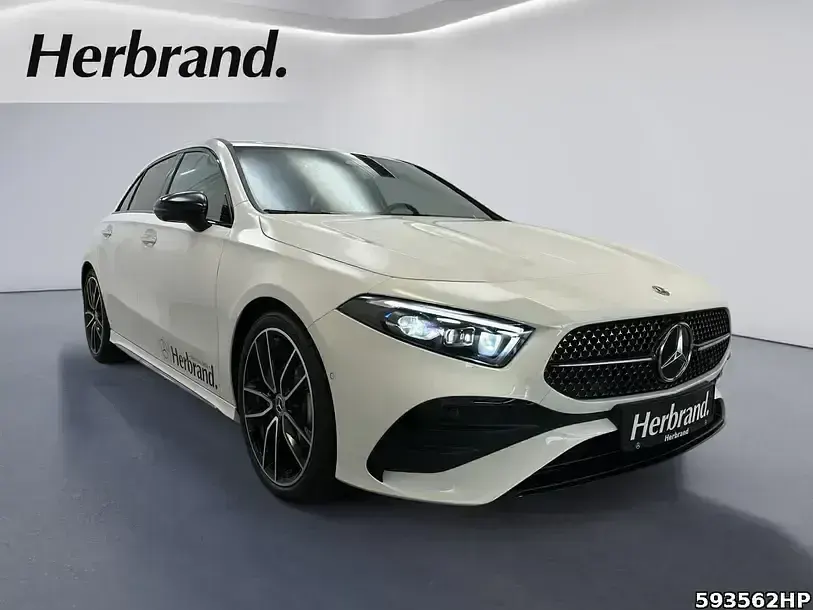 Gebraucht Mercedes A180 AMG 116 PS (85 kW) 2026 Unilack polarweiß Limousine