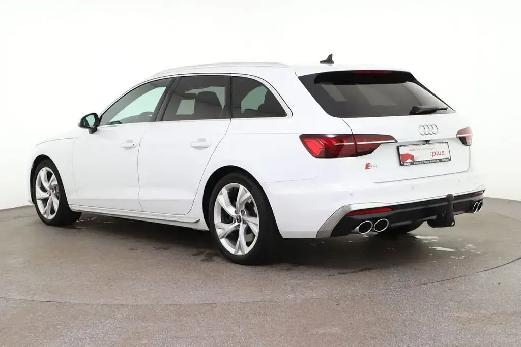 Używany Audi S4 Ambiente 341 KM (250 kW) 2024 Biały Kombi
