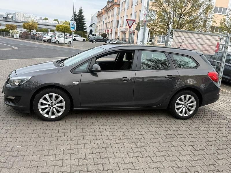 Używany Opel Astra Active 140 KM (102 kW) 2013 Szary Kombi
