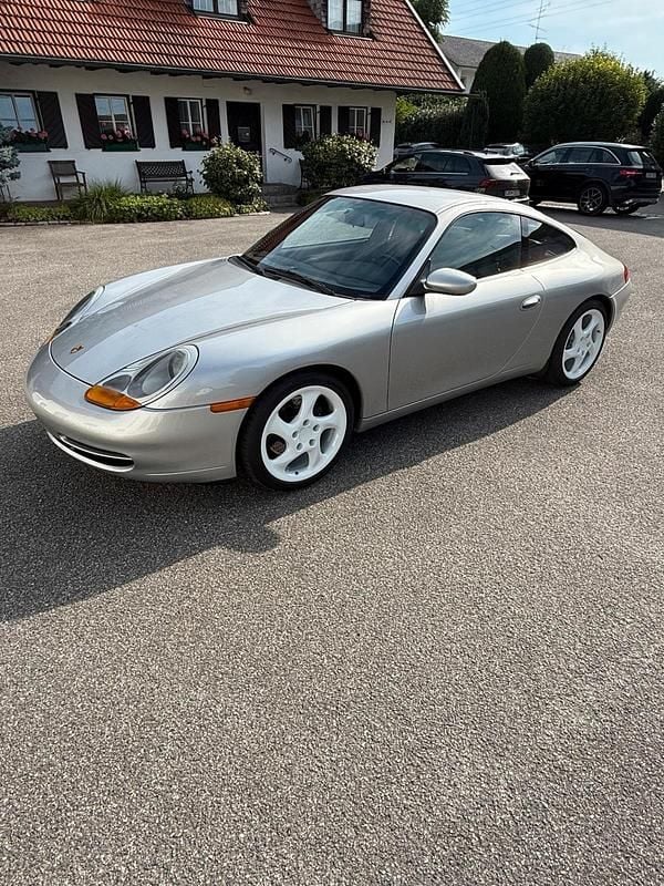 Silber Gebraucht 1998 Porsche 911 Carrera Coupé | 29.996 € (Fairer Preis) - Bild 1/4