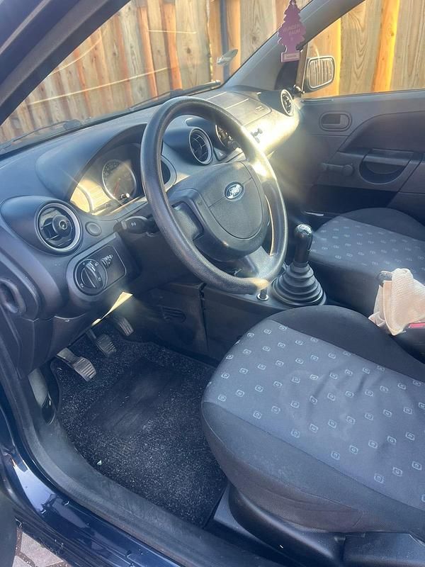 Gebraucht Ford Fiesta 65 PS (47 kW) 2004 Kleinwagen