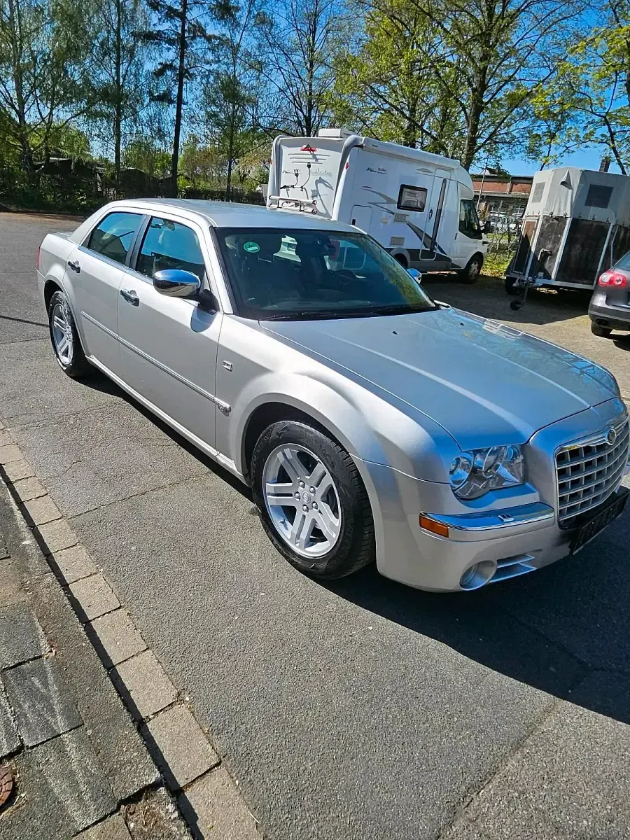 Second-hand Chrysler 300C 193 CP (141 kW) 2008 Gri Berlinǎ