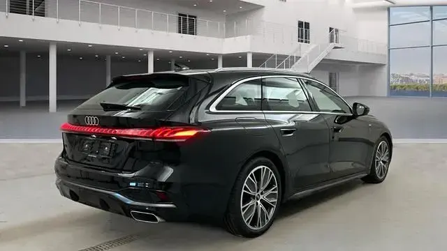 Second-hand Audi A5 S-line plus 204 CP (150 kW) 2026 Negru Break