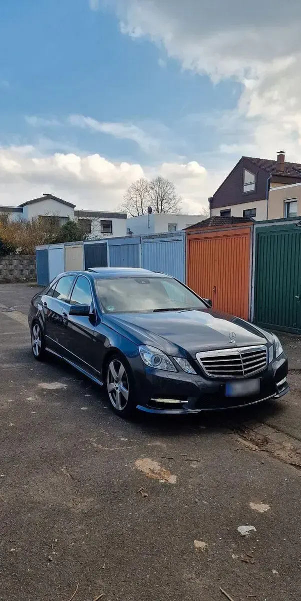 Gebraucht Mercedes E200 Avantgarde 184 PS (135 kW) 2013 Grau Limousine