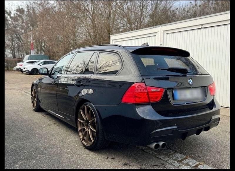 Gebraucht BMW 330 Performance 400 PS (294 kW) 2011 Schwarz Kombi