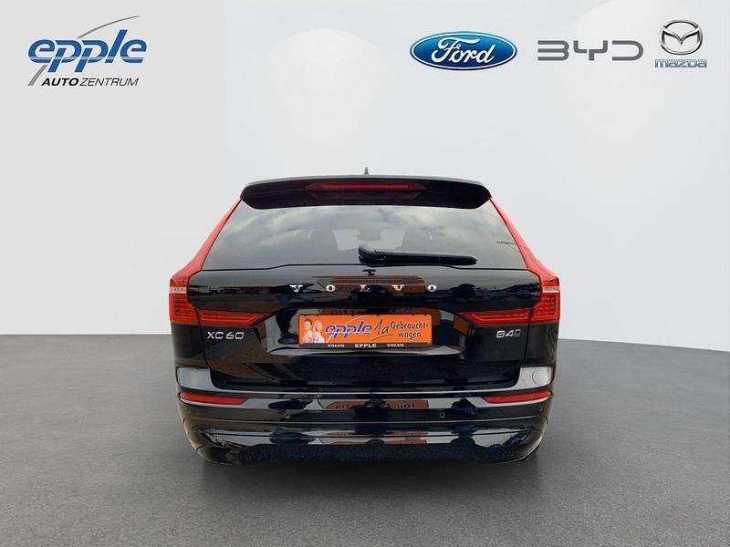 Gebraucht Volvo XC60 Core 197 PS (144 kW) 2022 Onyx black metallic SUV