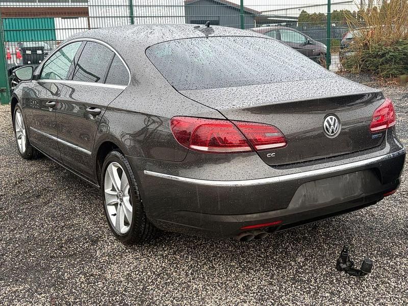 Gebraucht VW Passat 140 PS (102 kW) 2013 Schwarz Limousine