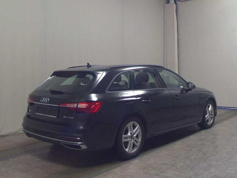 Second-hand Audi A4 Advanced 204 CP (150 kW) 2023 Negru Break