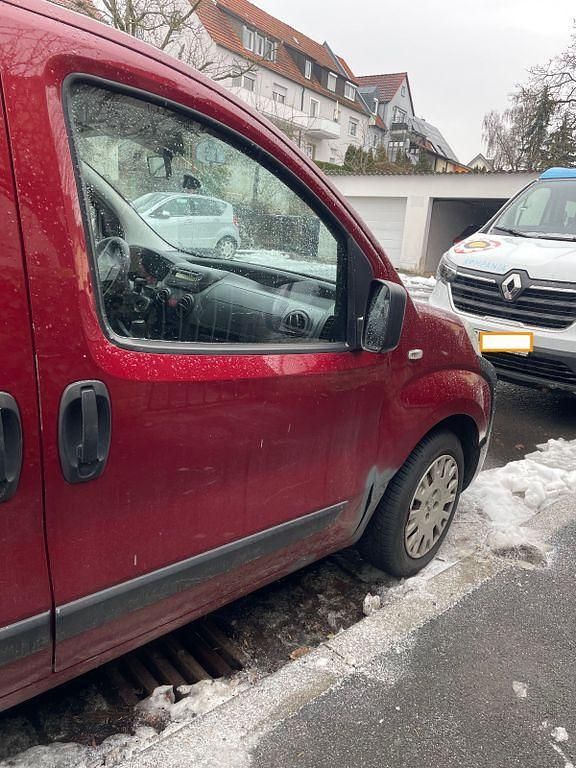 Gebraucht Peugeot Bipper 73 PS (53 kW) 2010 Rot Van / Kleinbus