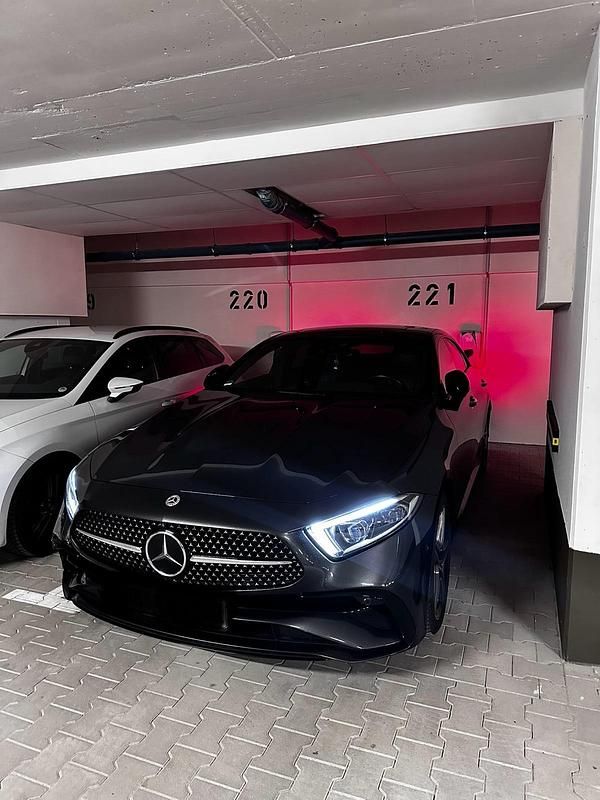 Grau Gebraucht 2022 Mercedes CLS400 AMG line Coupé | 55.500 € (Guter Preis) - Bild 1/4