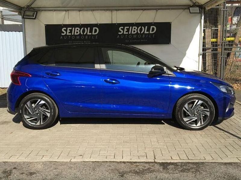 Gebraucht Hyundai i20 Trend 101 PS (74 kW) 2022 Blau Kleinwagen