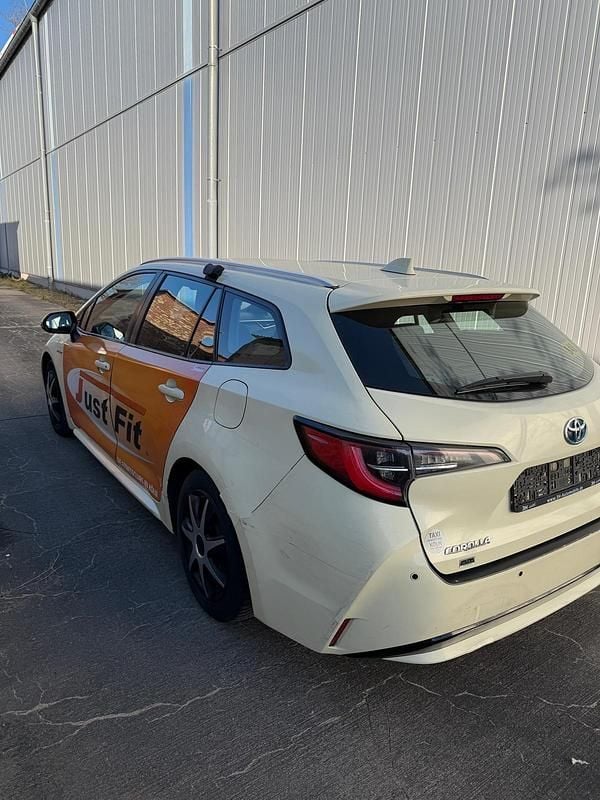 Gebraucht Toyota Corolla 122 PS (89 kW) 2022 Schwarz Kombi