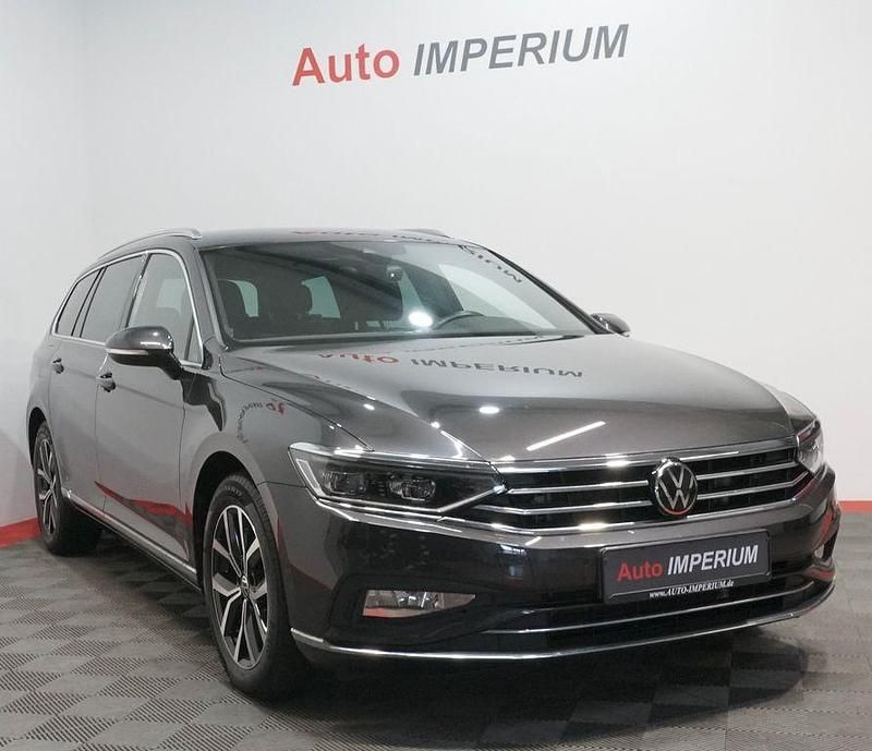 Gebraucht VW Passat Elegance 190 PS (139 kW) 2022 Mangangrau Kombi